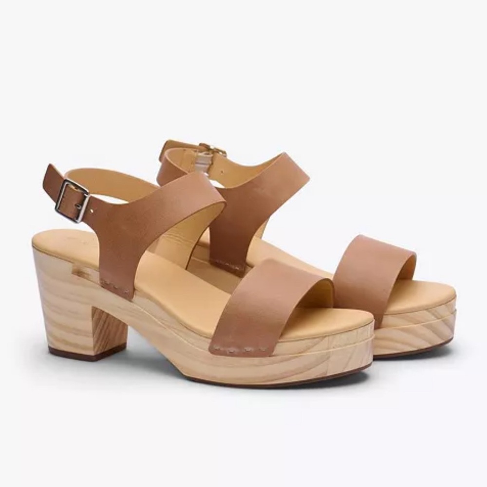 NWT Nisolo All-Day Open Toe Clogs in Almond